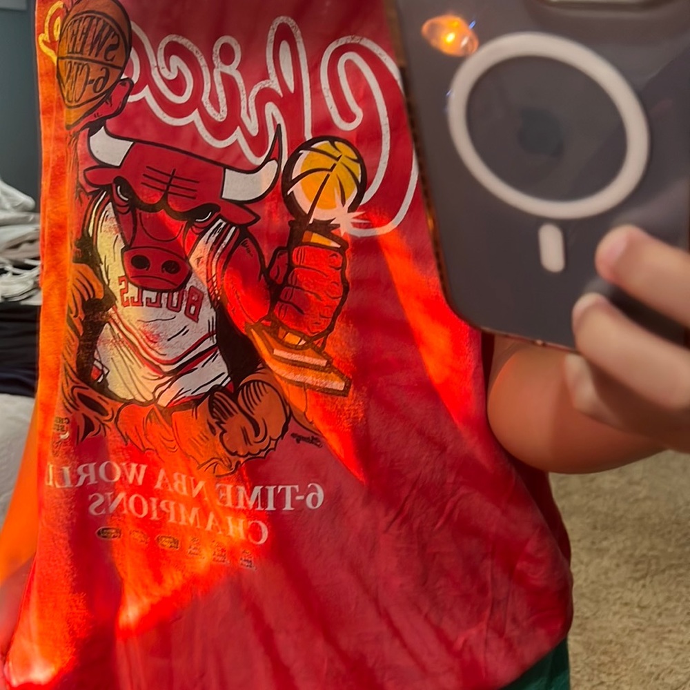 red Chicago bulls tee